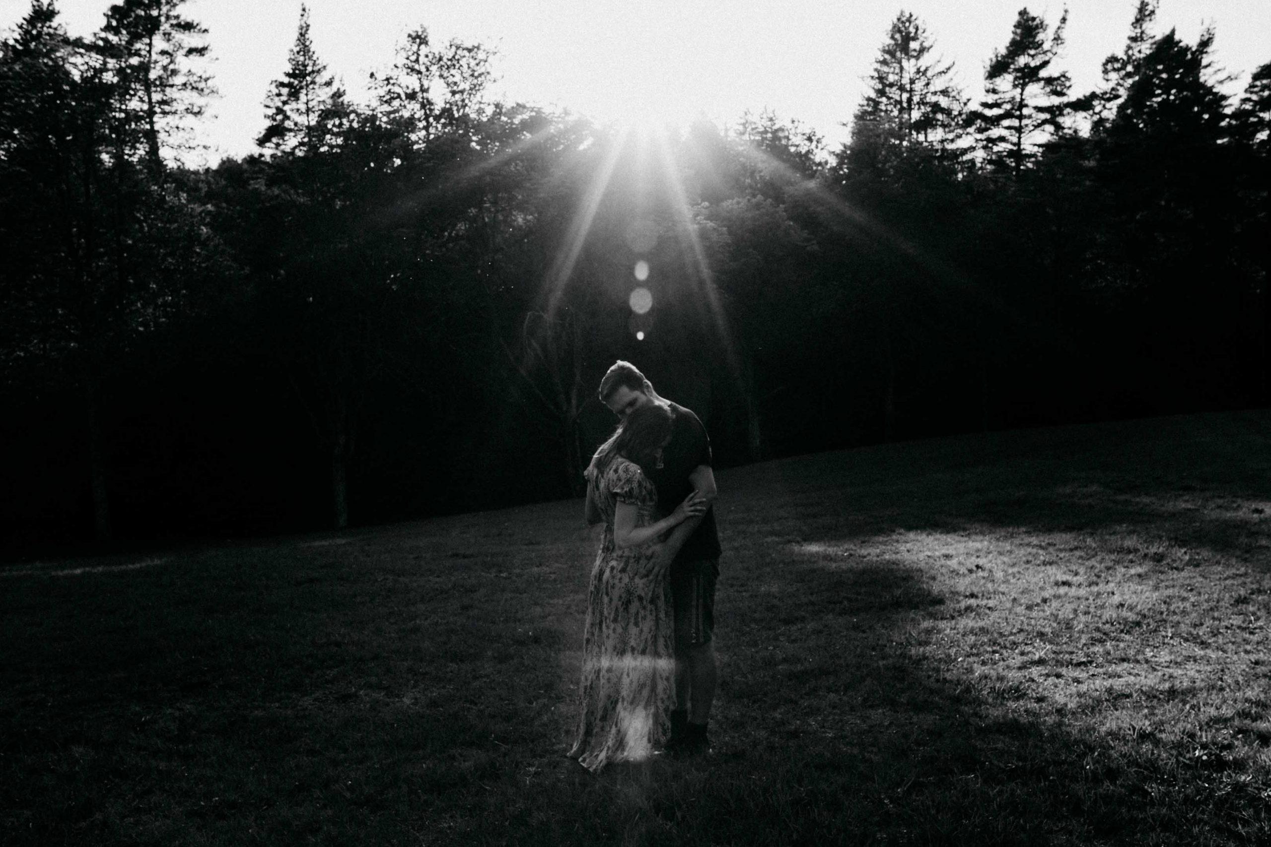 Natürliche Paarfotos am Bärenschlössle in Stuttgart - Paarshooting Stuttgart Bärenschlössle-111