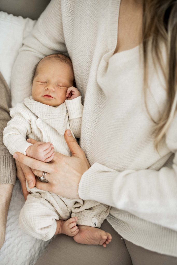 Natürliche Babyfotos Stuttgart zu Hause