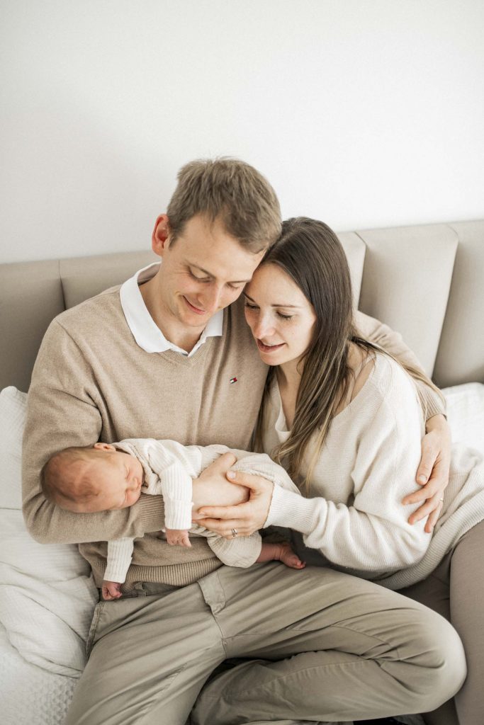 Natürliche Babyfotos Stuttgart zu Hause