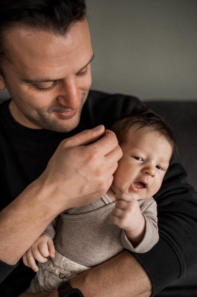 Natürliche Babyfotos zu Hause Stuttgart