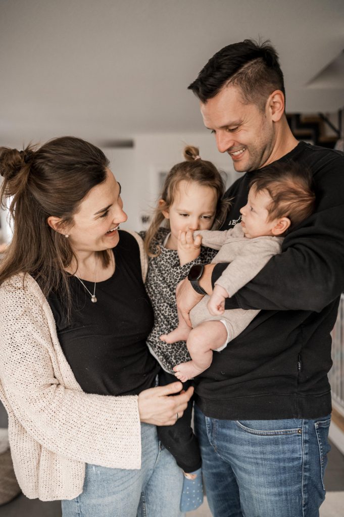 Natürliche Babyfotos zu Hause Stuttgart