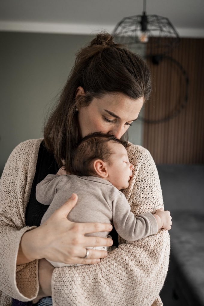Natürliche Babyfotos zu Hause Stuttgart