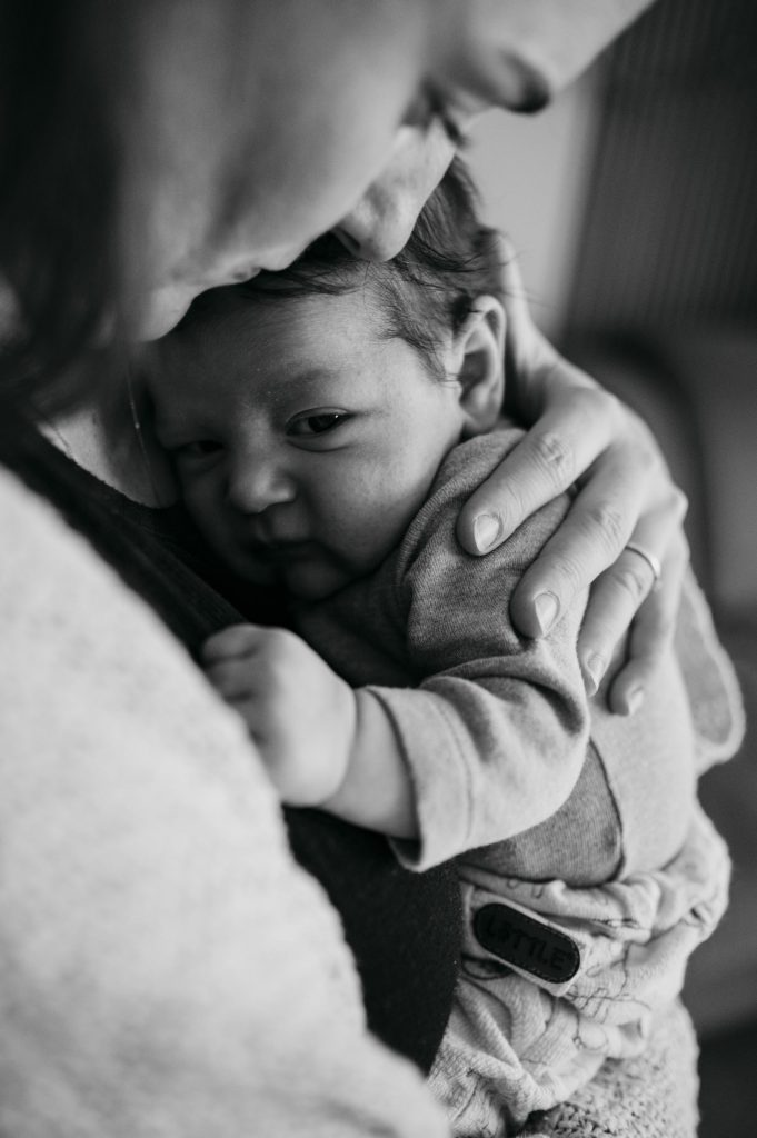 Natürliche Babyfotos zu Hause Stuttgart