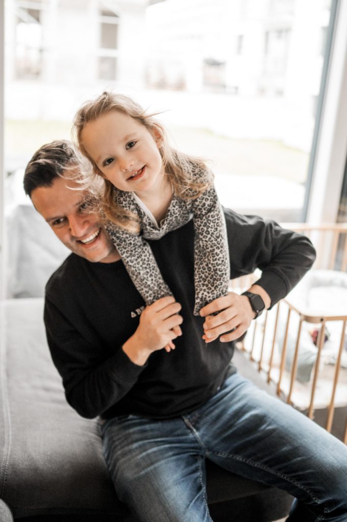 Natürliche Babyfotos zu Hause Stuttgart