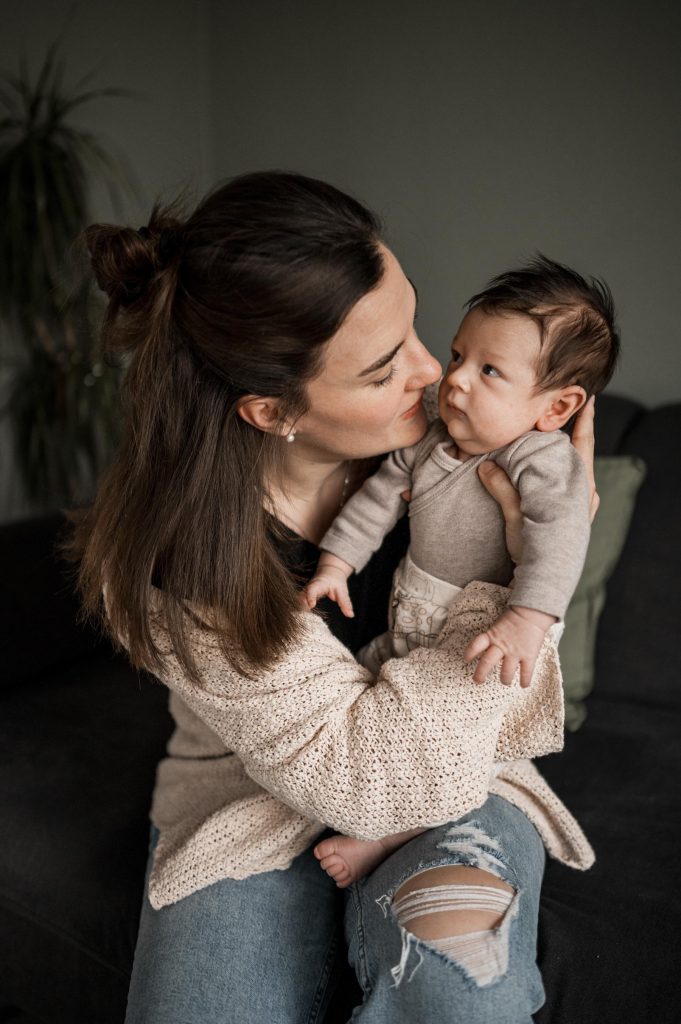 Natürliche Babyfotos zu Hause Stuttgart